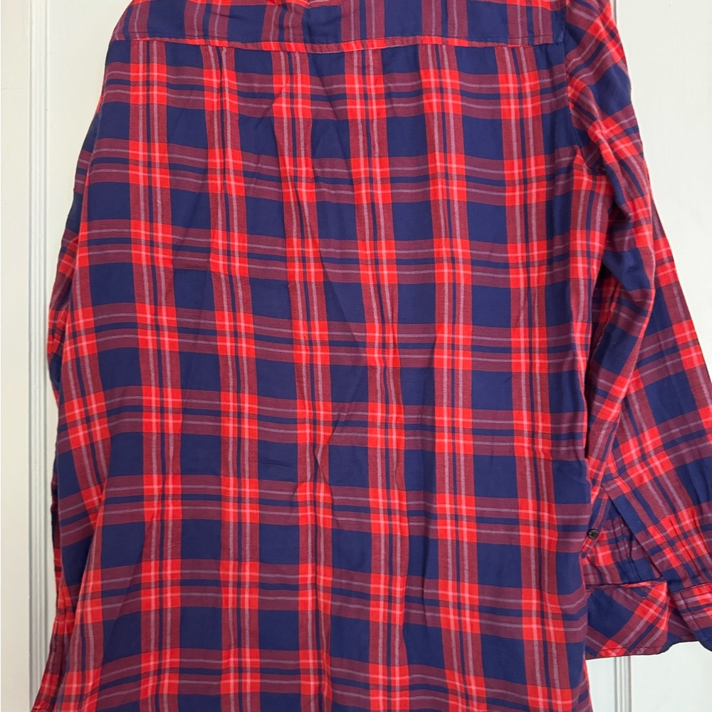 Red check button down gap - Picture 2 of 2